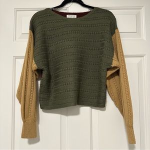 Full Circle Trends Cropped Sweater - M